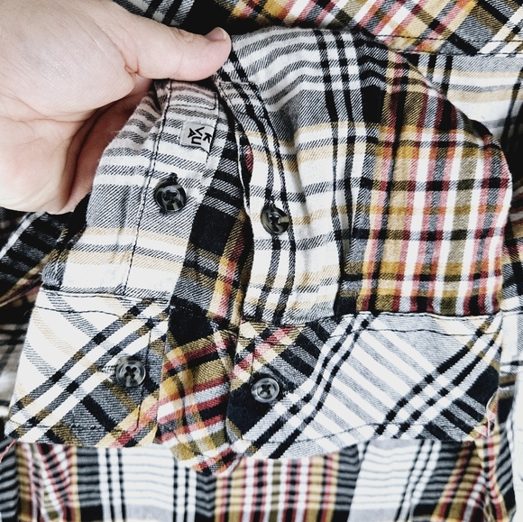 KAVU | woodland plaid flannel button up collared long sleeve shirt - Picture 4 of 5